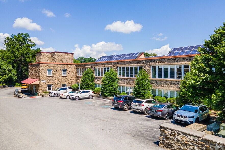 More Photos Of 4 Rockbourne Ave, Clifton Heights Office For Lease