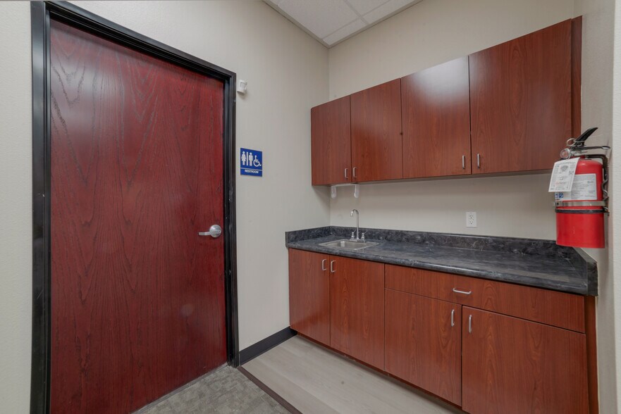 More Photos Of 5516 S Fort Apache Rd, Las Vegas Medical For Lease