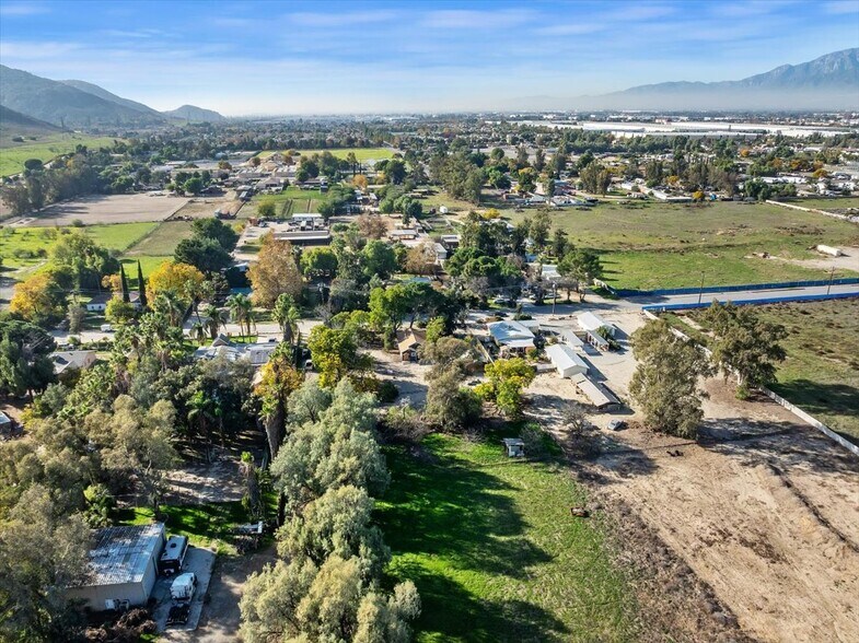 More Photos Of 11139 Laurel Ave, Bloomington Land For Sale