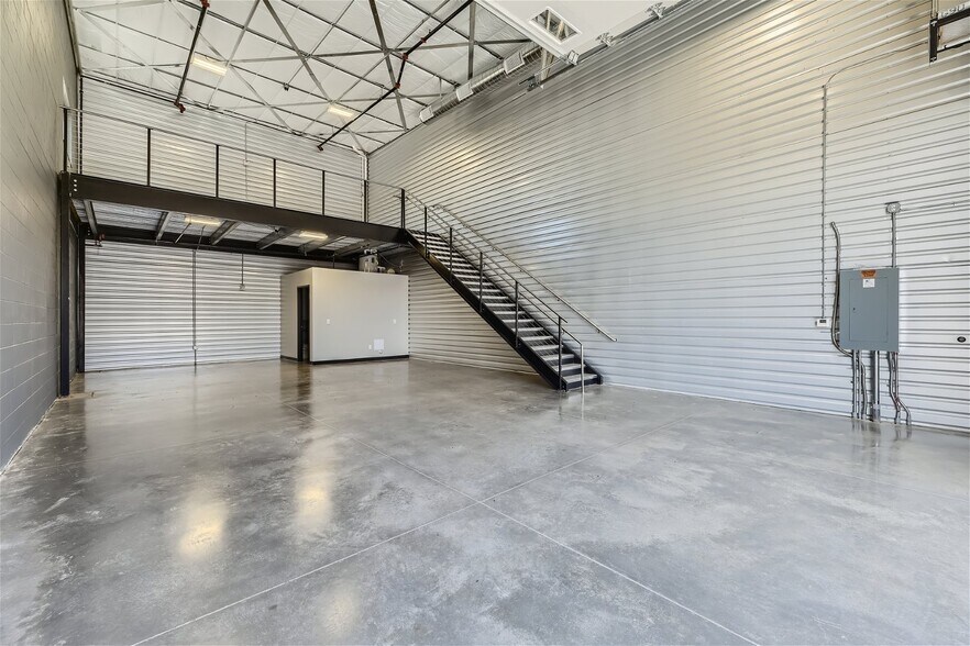 More Photos Of 1004 S Interstate 25, Castle Rock Light Manufacturing For Sale