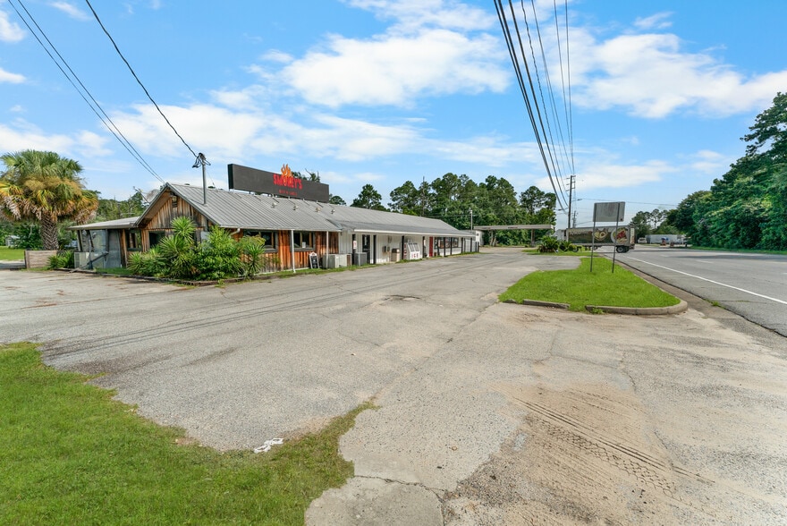More Photos Of 512 S US Highway 301, Jesup Storefront For Sale