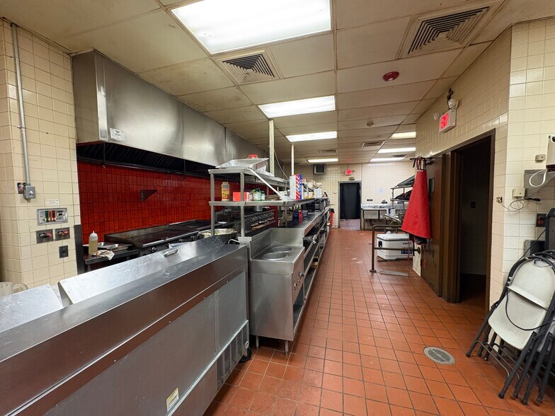 More Photos Of 762 Roebling Ave, Trenton General Retail For Sale