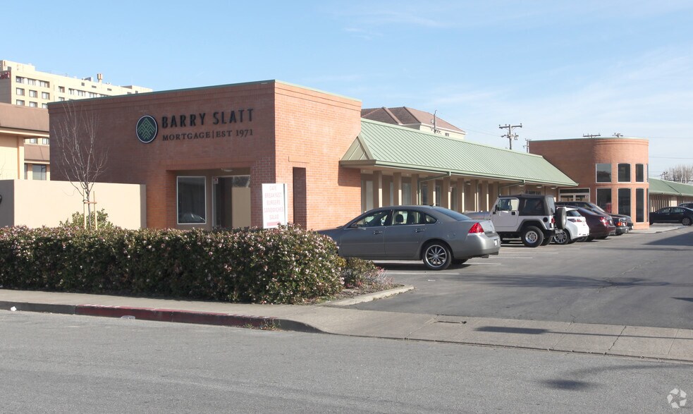 More Photos Of 819 Mitten Rd, Burlingame Office For Lease