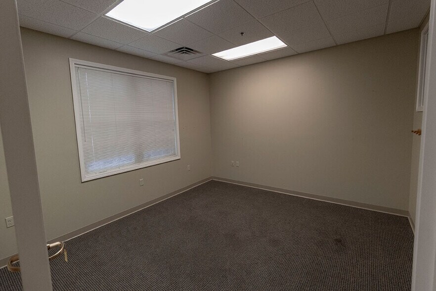 More Photos Of 1517 Chapel Hill Rd, Columbia Office For Lease