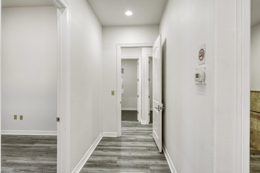 More Photos Of 5727 W I-10 Fwy, San Antonio Office For Lease