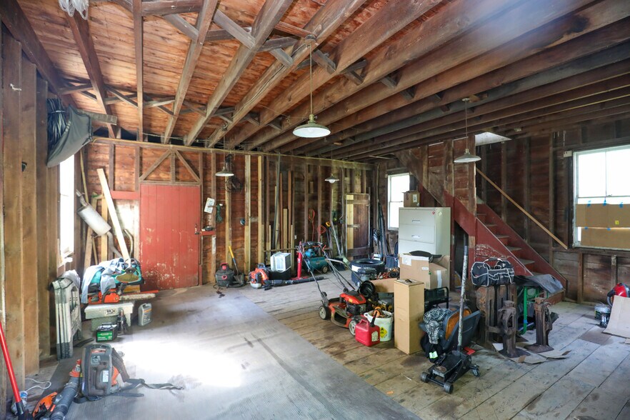 More Photos Of 12 Lounsbury Ct, Kingston Light Manufacturing For Lease