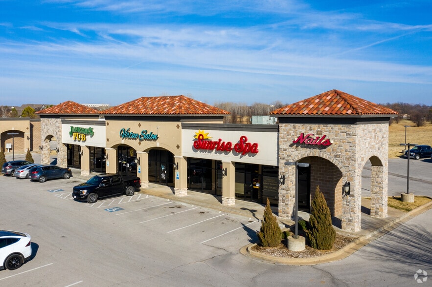 More Photos Of 1375 N Aspen Ave, Broken Arrow Unknown For Lease