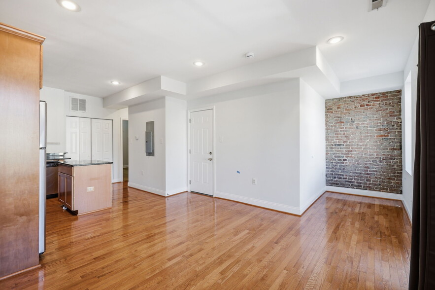 More Photos Of 2703 12th St NE, Washington Storefront Retail Residential For Sale