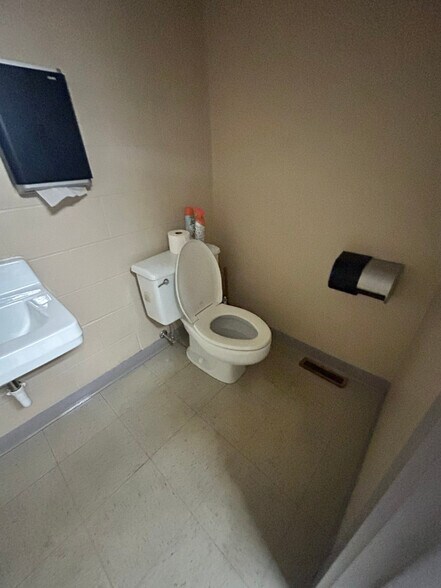 More Photos Of 33 N Brown St, Lewistown Storefront Retail Office For Sale