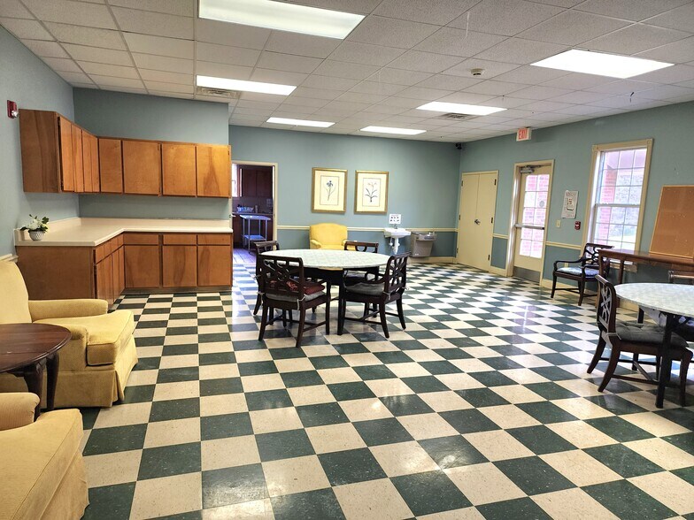 More Photos Of 57 Martin Luther King Dr, Reynolds Medical For Sale