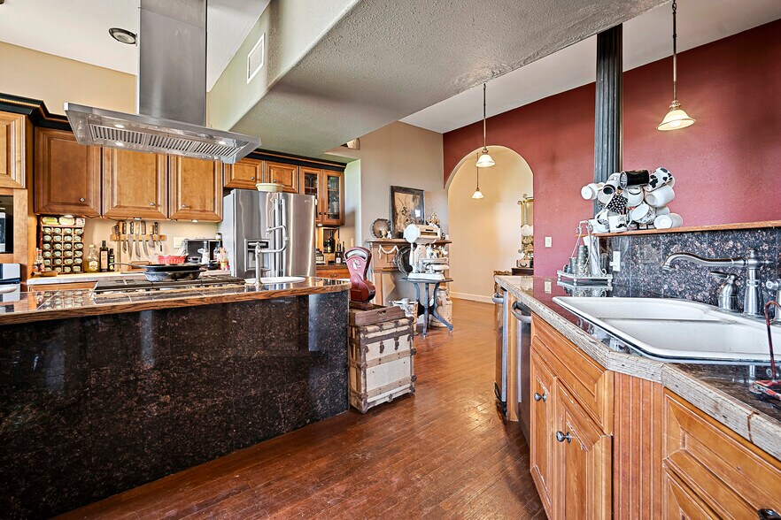 More Photos Of 103 S 6th St, Brownfield Restaurant For Sale