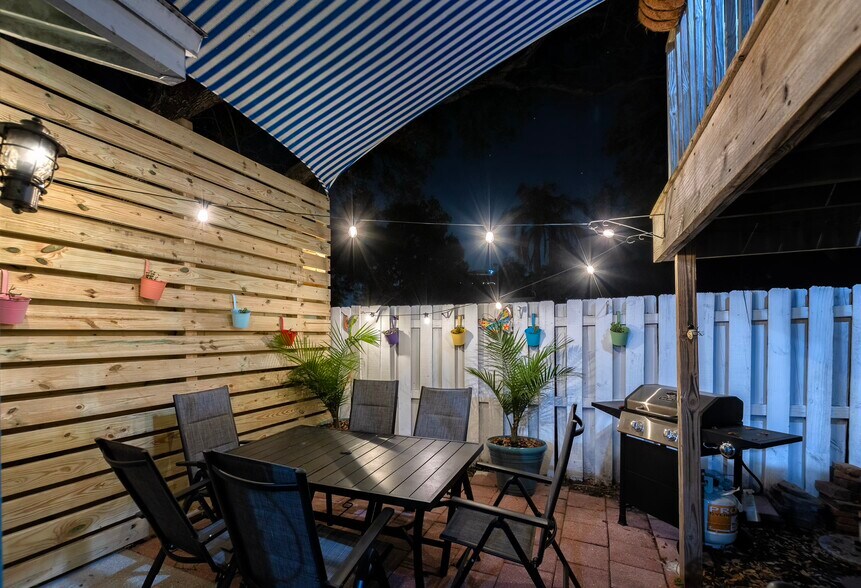 More Photos Of 304 15th St W, Bradenton Specialty For Sale