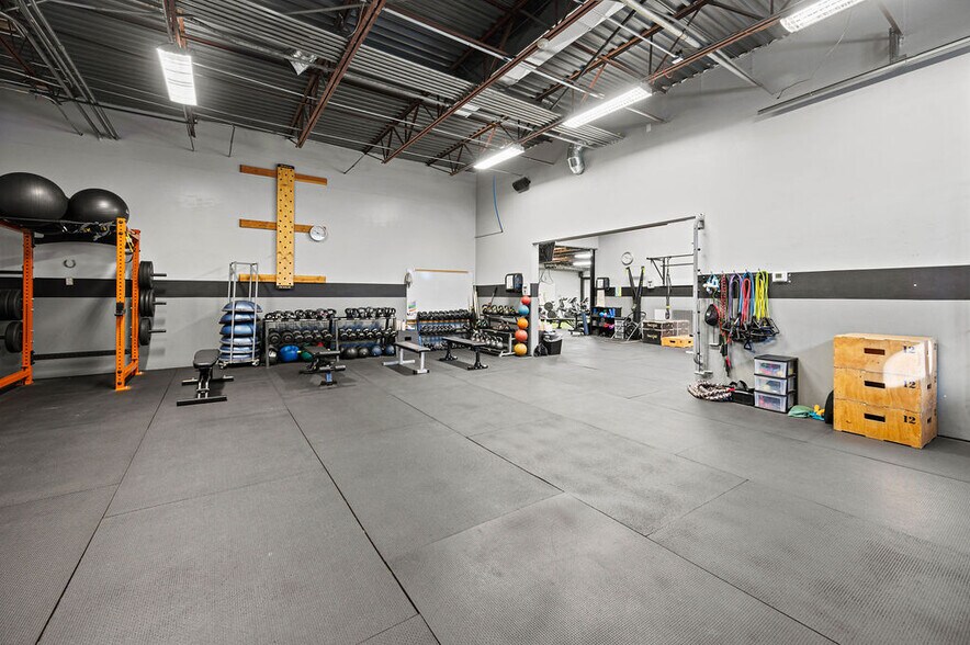 More Photos Of 2960 N Academy Blvd, Colorado Springs Office For Sale