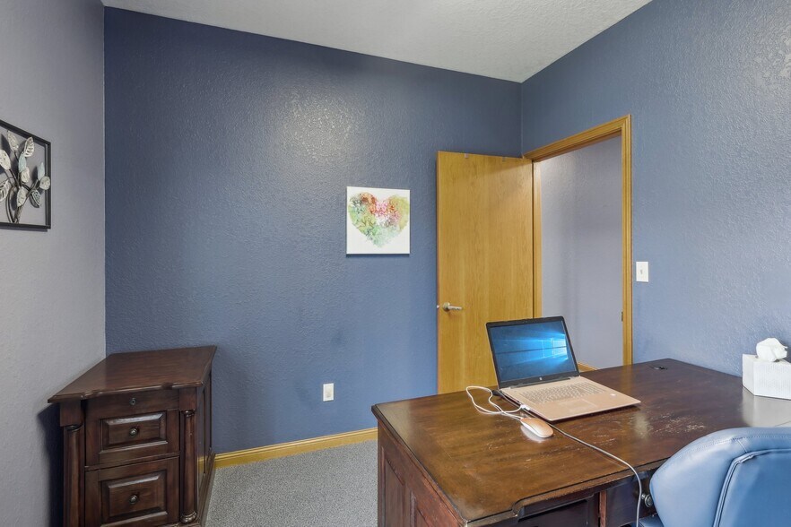 More Photos Of 819 Southwestern Run, Youngstown Medical For Sale