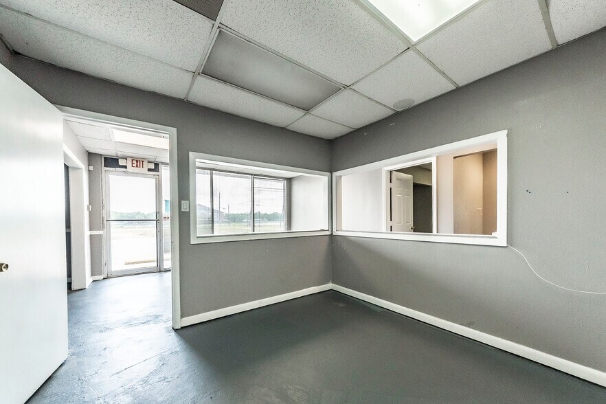 More Photos Of 6756 Masters Rd, Manvel Office For Lease