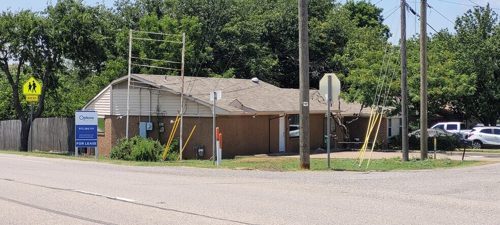 More Photos Of 216 Texas St, Cedar Hill Office For Lease