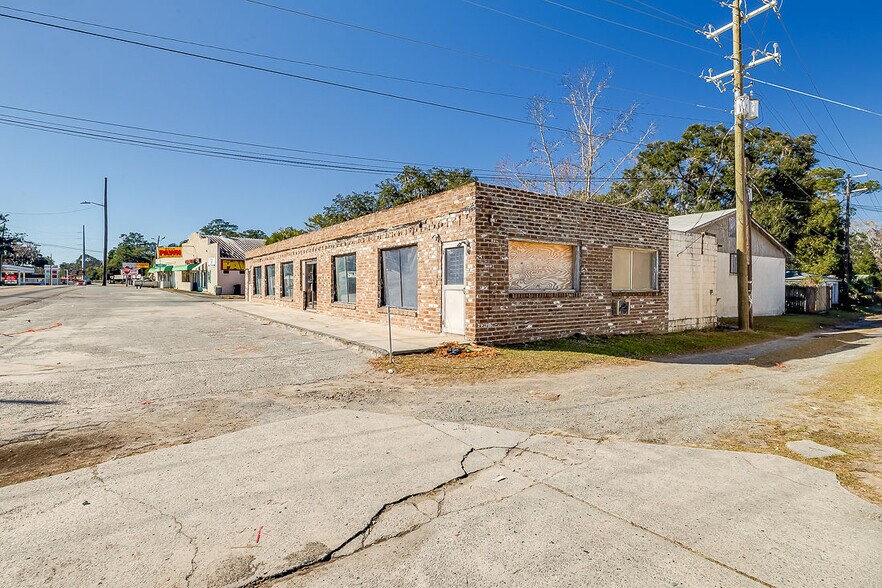 More Photos Of 3104 Skidaway Rd, Savannah Freestanding For Sale