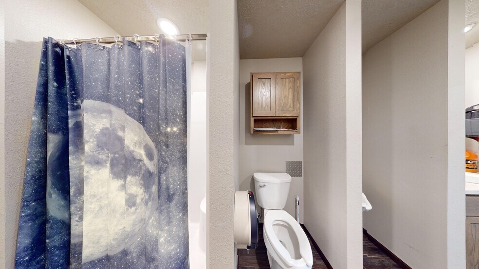 More Photos Of 10345 Hwy 83 S, Minot Flex For Sale