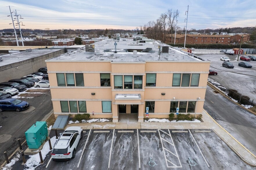 More Photos Of 2000 Grant Ave, Philadelphia Medical For Sale
