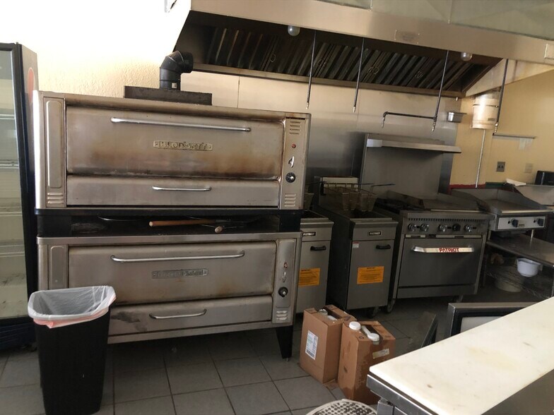 More Photos Of 210 E Main St, Newbern Restaurant For Lease