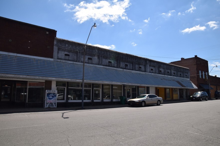 More Photos Of 401 S Elm St, Bald Knob Freestanding For Sale