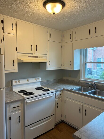 More Photos Of 711 E Howell St, Hartwell Apartments For Sale