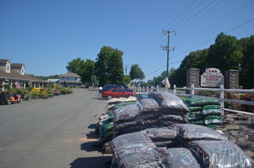 More Photos Of 7159 Burke Ln, Warrenton Freestanding For Lease