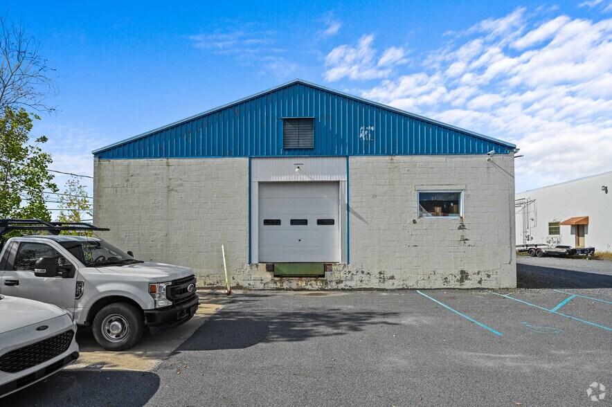 More Photos Of 5 Pethick Dr, Plains Township Office For Lease