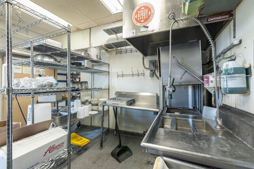 More Photos Of 232 Broadway, Wisconsin Dells Bar For Sale