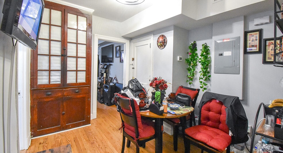 More Photos Of 636 Girard St NE, Washington Apartments For Sale