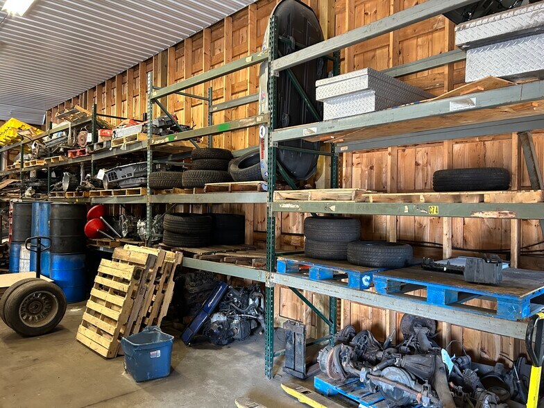 More Photos Of 55 Hall Rd, Londonderry Auto Repair For Sale