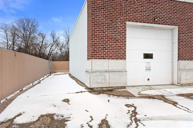 More Photos Of 233 W Clark St, Stevens Point Auto Repair For Sale