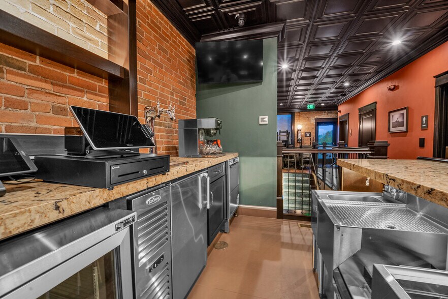 More Photos Of 30 N Main St, Fond Du Lac Restaurant For Sale