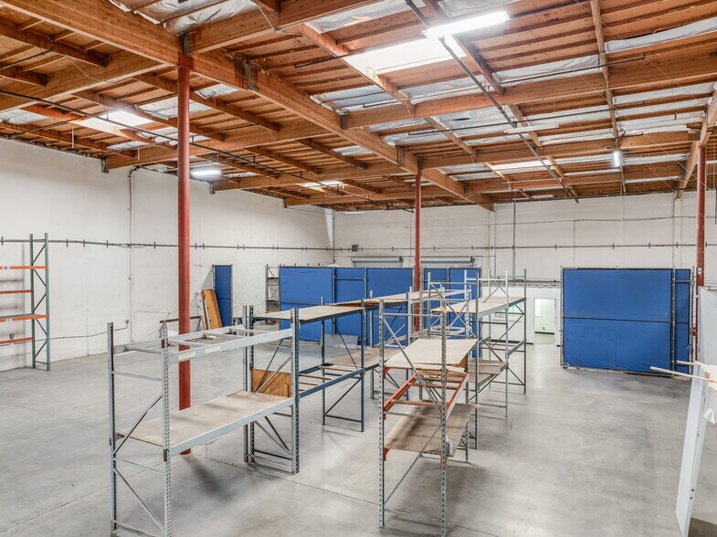 More Photos Of 21 Morgan, Irvine Warehouse For Lease