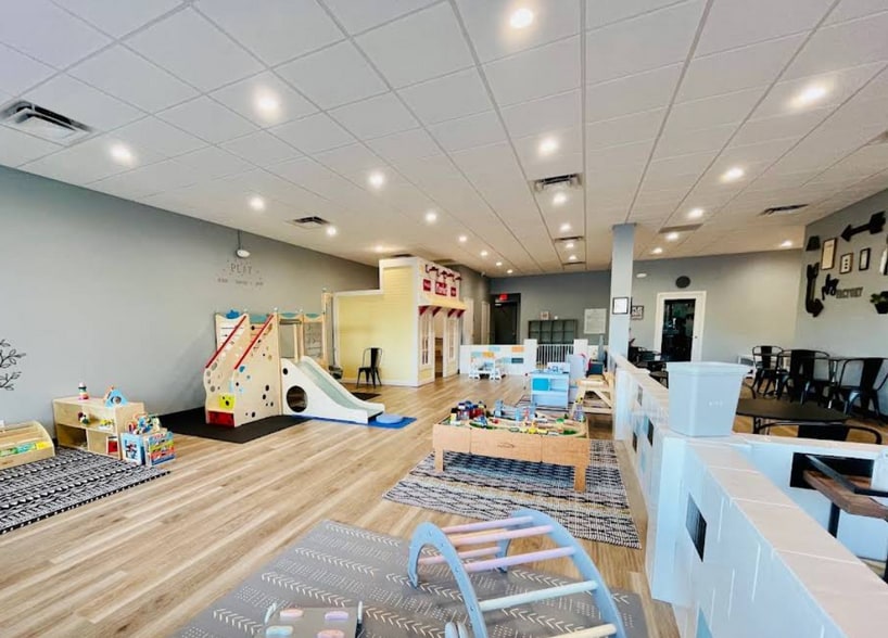 More Photos Of 12215-12333 Sago Ave W, Jacksonville Storefront For Lease