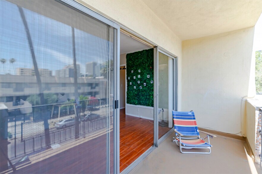 More Photos Of 741 S Hobart Blvd, Los Angeles Apartments For Sale
