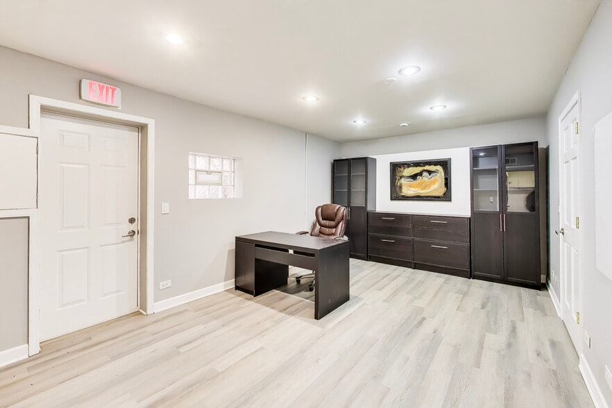 More Photos Of 7437 W Irving Park Rd, Chicago Office For Lease