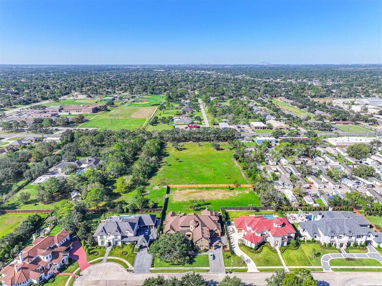 More Photos Of 401 W Edgewood Dr, Friendswood Land For Sale