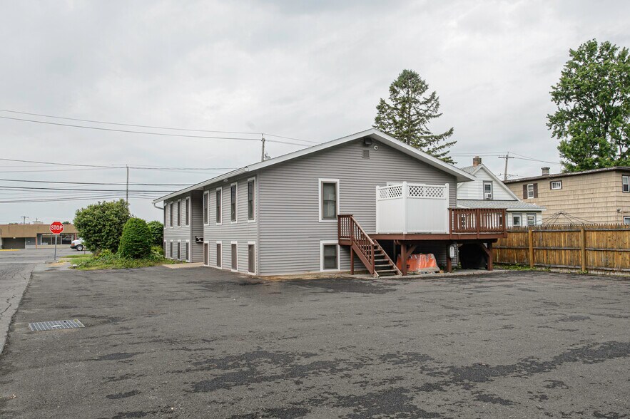 More Photos Of 2500 Brewerton Rd, Mattydale Office Residential For Lease