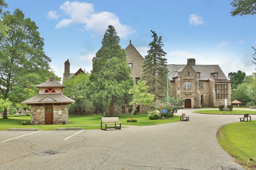 More Photos Of 150 Sister Servants Ln, Sloatsburg Lodge Meeting Hall For Sale