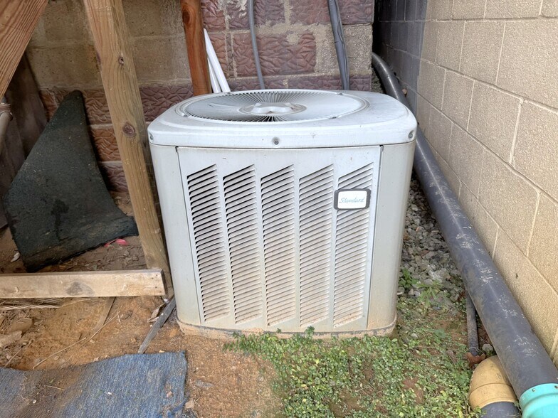 More Photos Of 366 Main St, Grantsville Storefront Retail Office For Sale