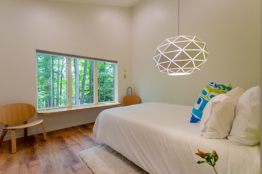 More Photos Of 7103 Lake View Rdg, Lake Ann Hospitality For Sale