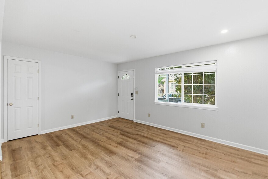 More Photos Of 567 San Geronimo Valley Dr, San Geronimo Apartments For Sale