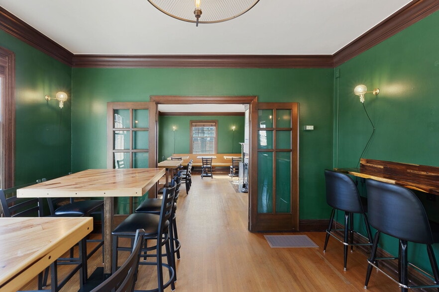 More Photos Of 883 SW Church St, Dallas Restaurant For Sale