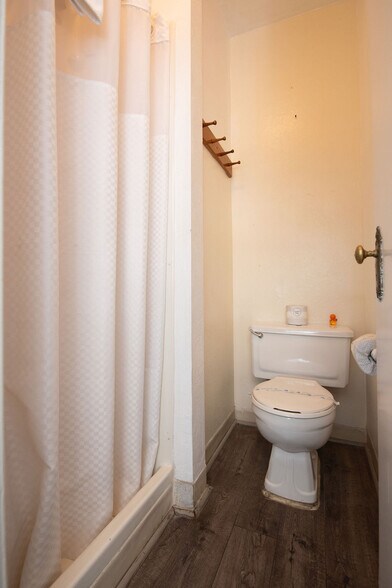 More Photos Of 18239 Main St, Jamestown Hotel For Sale