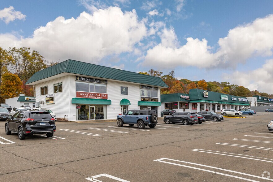 Primary Photo Of 521-547 Boston Post Rd, Orange Storefront For Lease