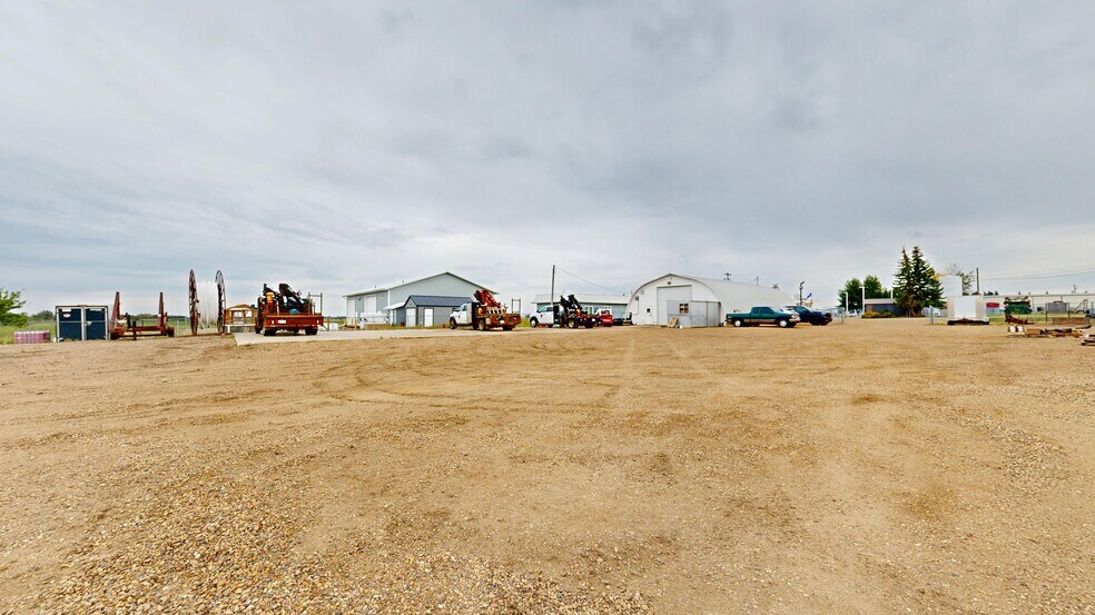 More Photos Of 3804-47 Ave, Stettler Warehouse For Sale