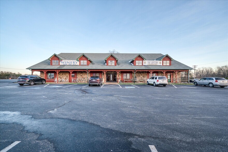 More Photos Of 78 Chestnut Hill Rd, Crossville Freestanding For Sale
