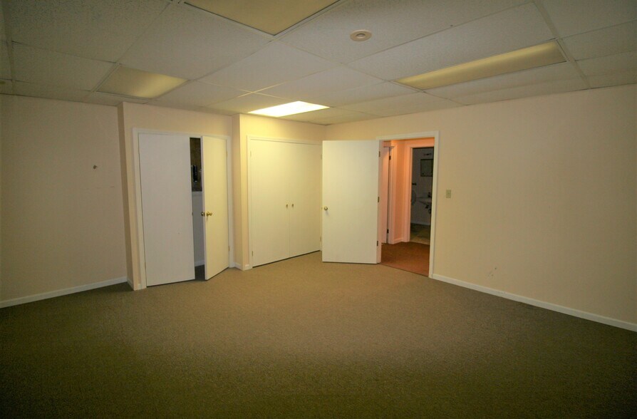 More Photos Of 1091 Central Ave, Wabash Office For Sale