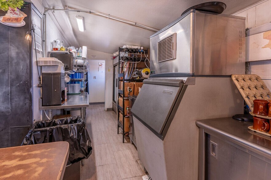 More Photos Of 1118 Robinson Ave, Trinidad Restaurant For Sale